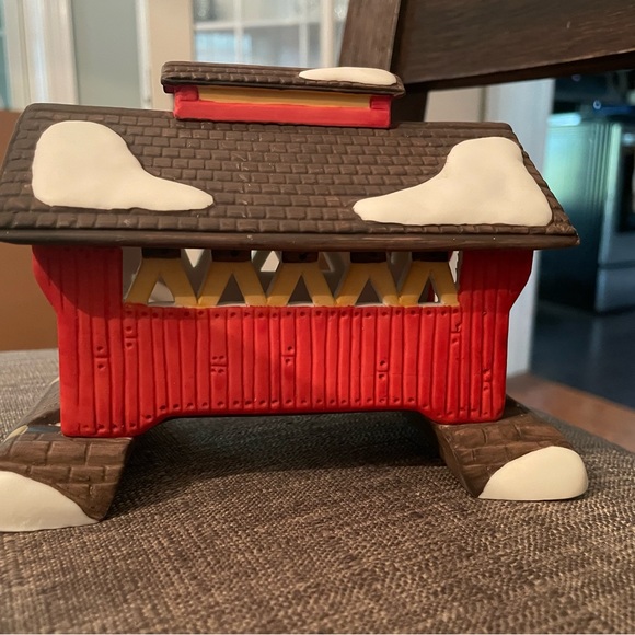 Dept 56 59870 red covered bridge Village accessory Xmas - Picture 2 of 4
